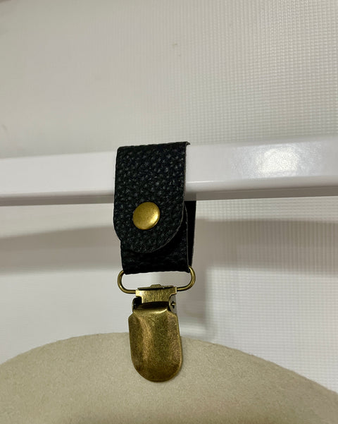 Hat clip