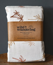 Load image into Gallery viewer, 3-in-1 Queen size doona set
