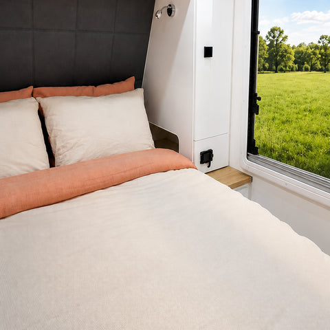 Summer Rewind Queen Red Centre bedding
