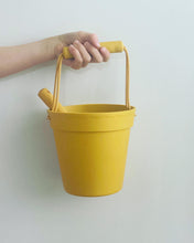 Load image into Gallery viewer, The Aussie Beach Bucket and Spade
