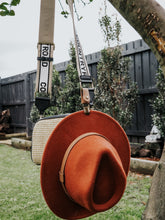 Load image into Gallery viewer, Hat clip
