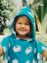 Load image into Gallery viewer, Kids hooded beach towel
