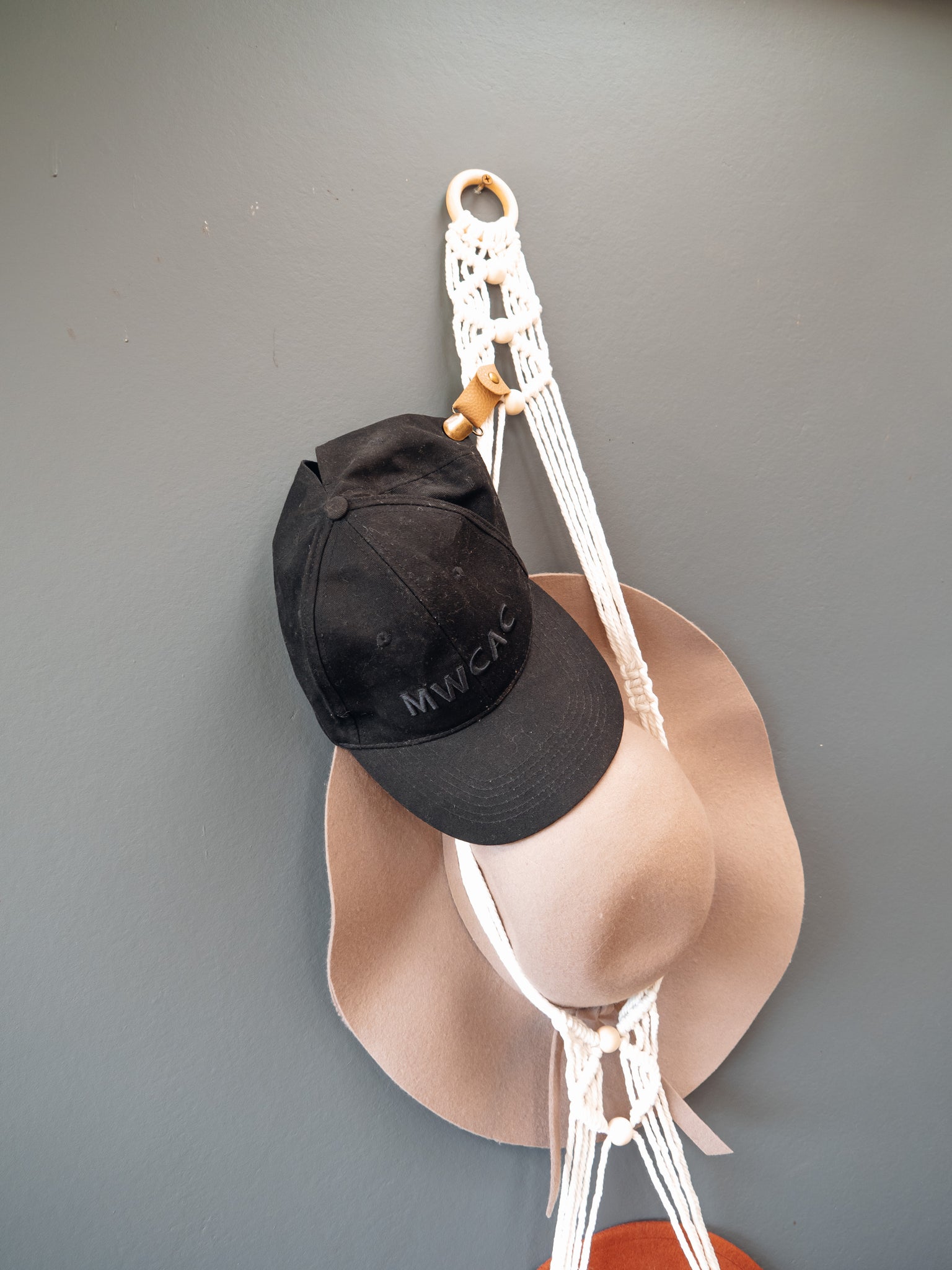 Hat clip – Wild and Wandering